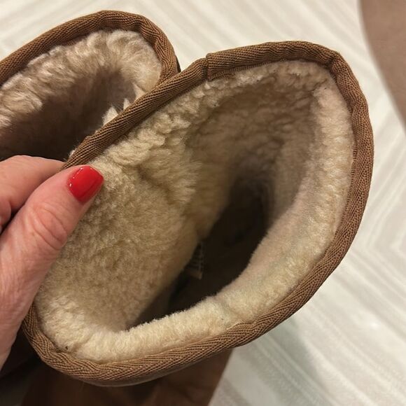 UGG Classic Chestnut Tall Shearling Lined Boots - Picture 5 of 7